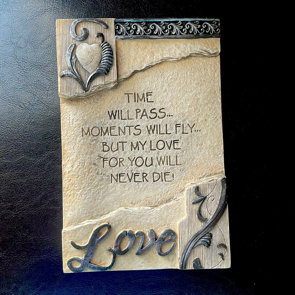 Ceramic Wall Art-approx 8 1/2 x 5 1/2